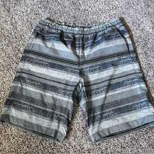 Eddie Bauer Carbon Gray Striped Explorer Shorts Size Medium NWT